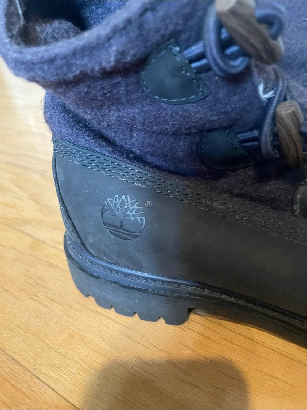 Timberland Men's navy suede Wool-Collar Boots 10-1/2 damaged